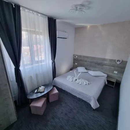 Hotel Ama World Hotel *